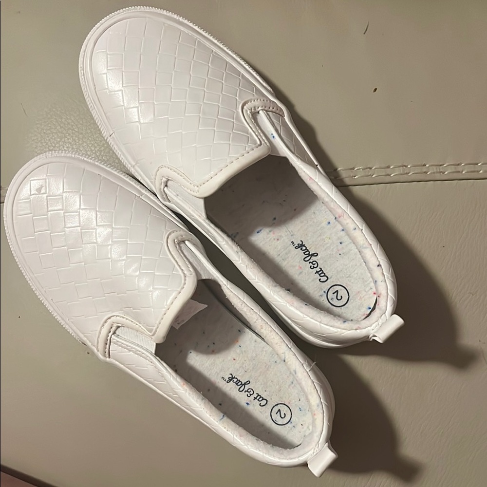 Cat & Jack Kids White Slip-On Shoes Size 2 - Picture 6 of 12